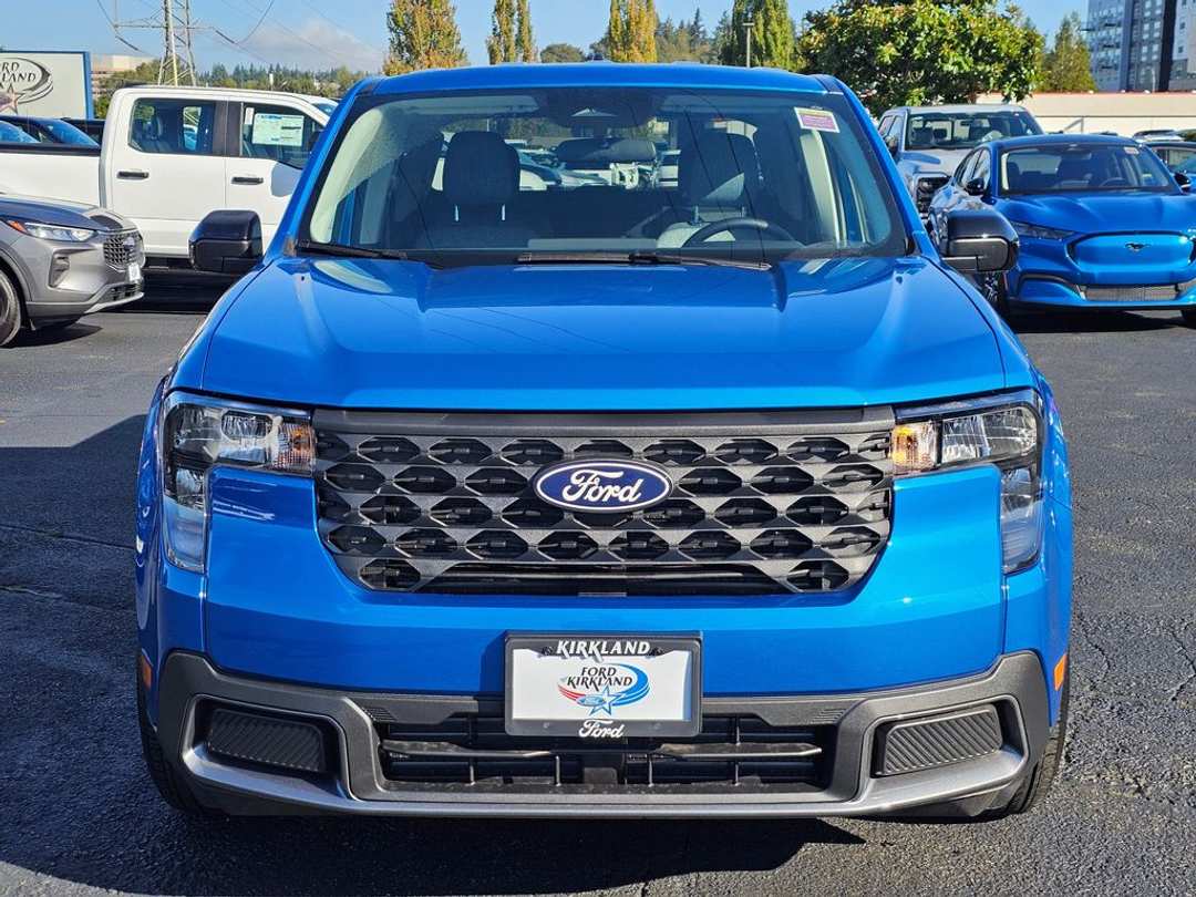 2025 Ford Maverick XLT - Image 2