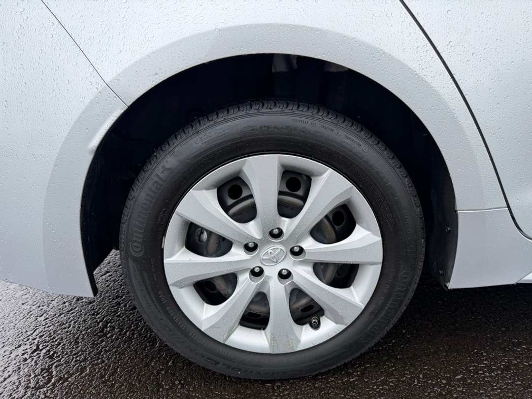 2022 Toyota Corolla LE - Image 10