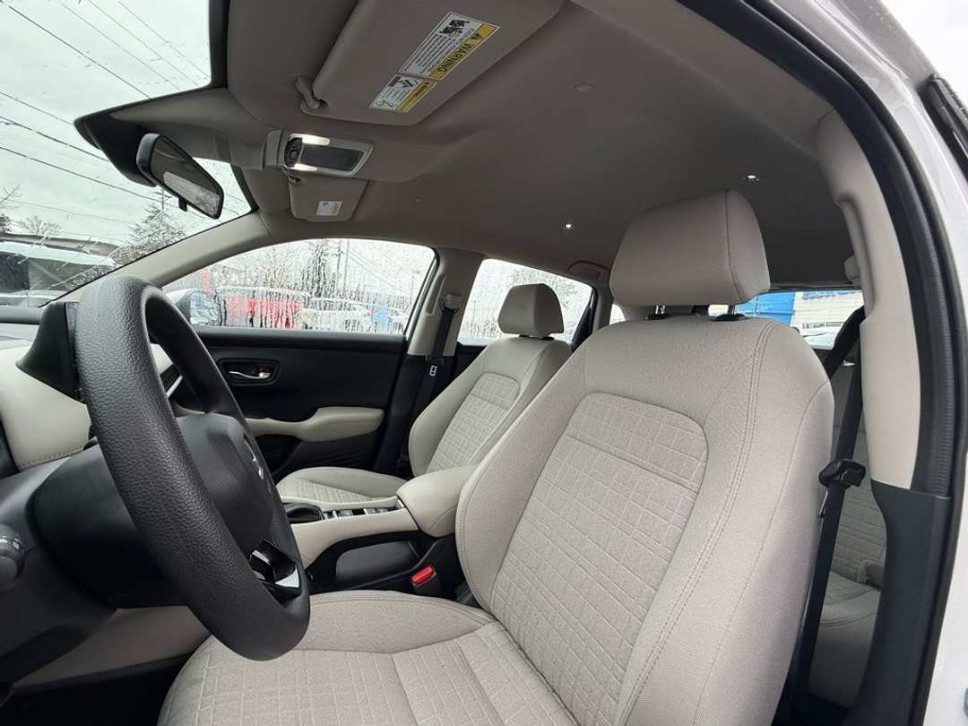 2025 Honda HR-V LX - Image 32