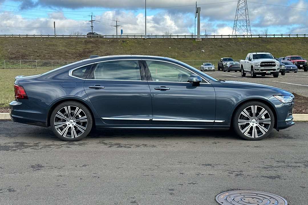 2025 Volvo S90 B6 Plus - Image 2