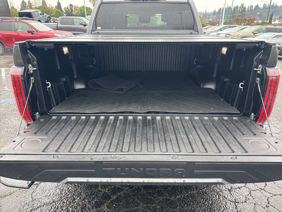 2024 Toyota Tundra Platinum - Image 26