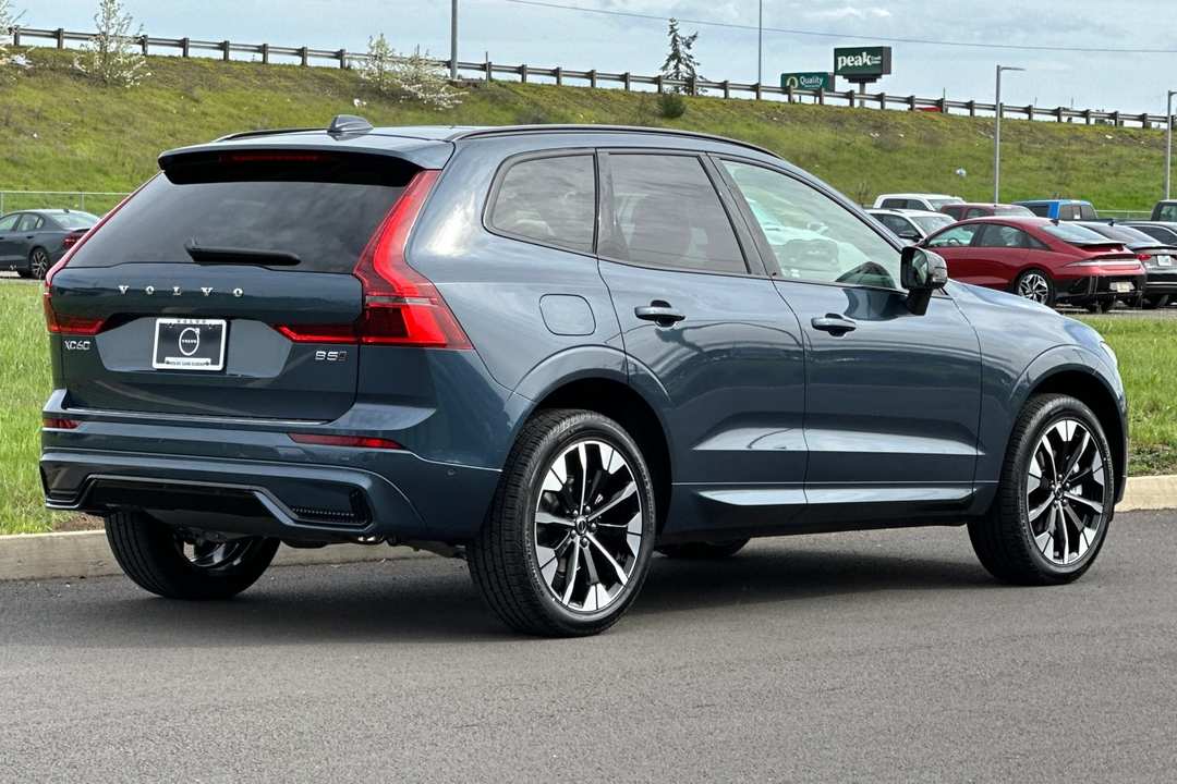 2026 Volvo Xc60 B5 Plus - Image 3