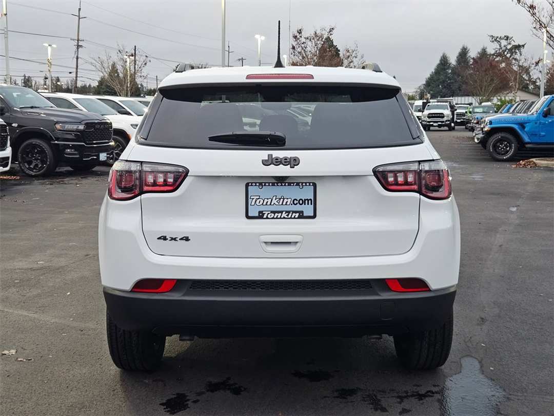 2026 Jeep Compass Latitude - Image 5