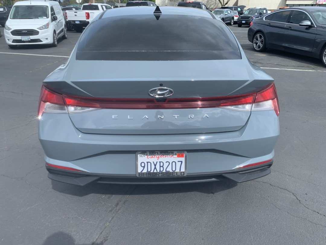 2023 Hyundai Elantra SEL - Image 3