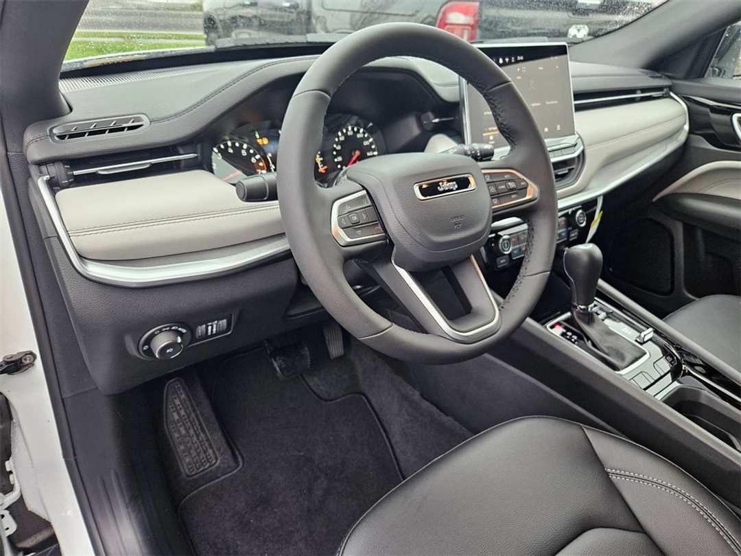 2026 Jeep Compass Limited - Image 13