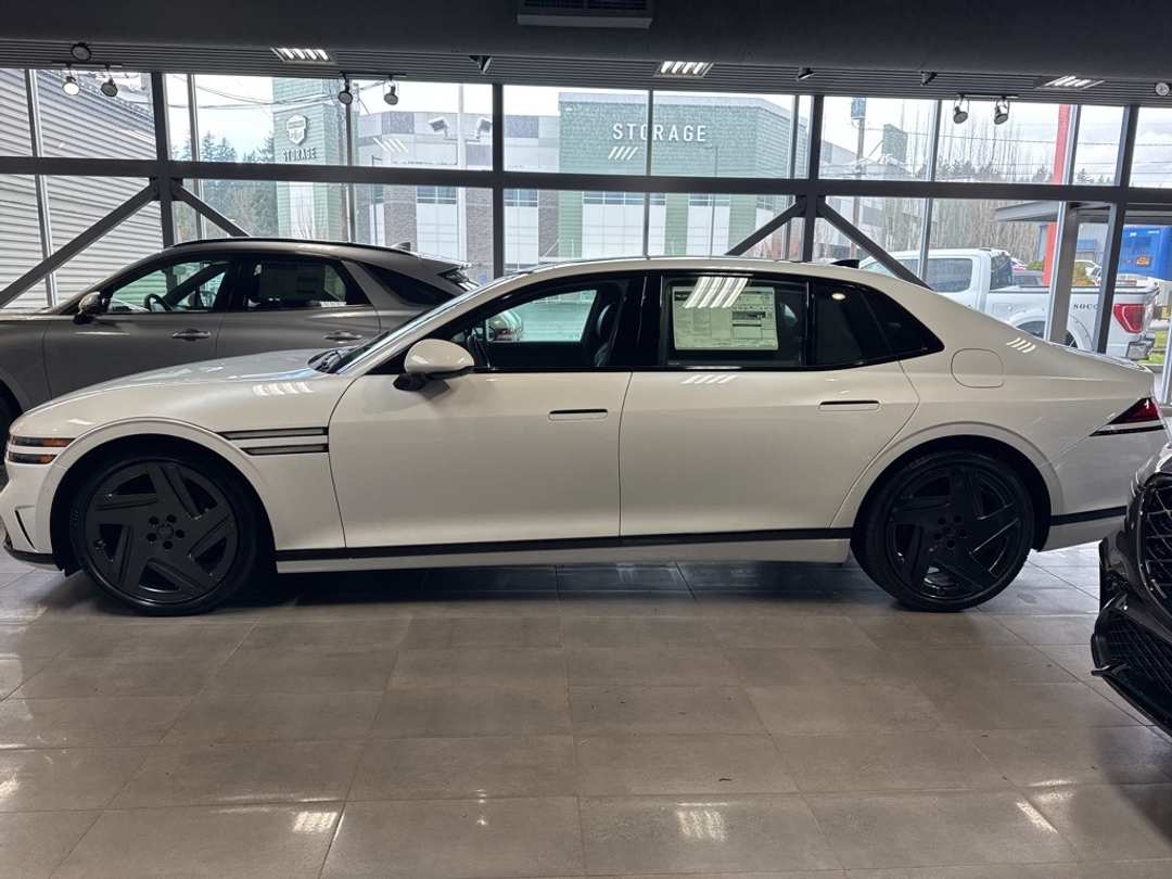 2026 Genesis G90 3.5T eSC - Image 4