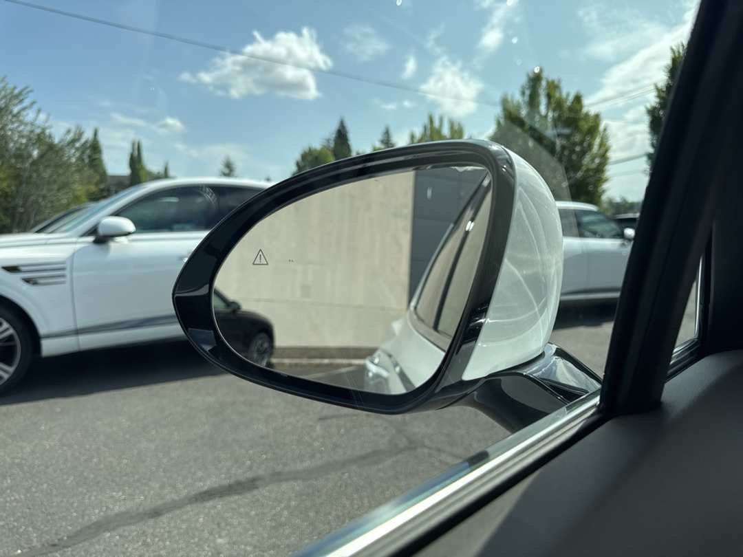 2026 Genesis Electrified Gv70 - Image 39