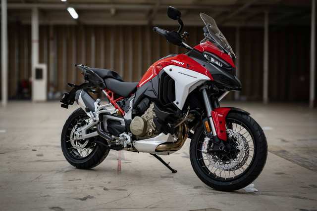 2024 Ducati Multistrada V4 S Travel & Radar Spoked Wheels