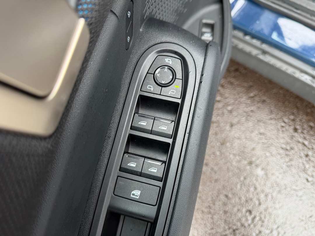 2025 MINI Cooper S Countryman Signature Plus - Image 14