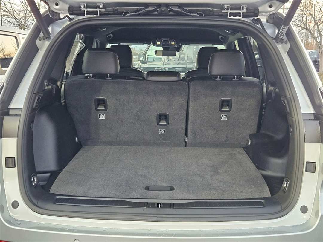 2025 Jeep Grand Cherokee Limited - Image 30