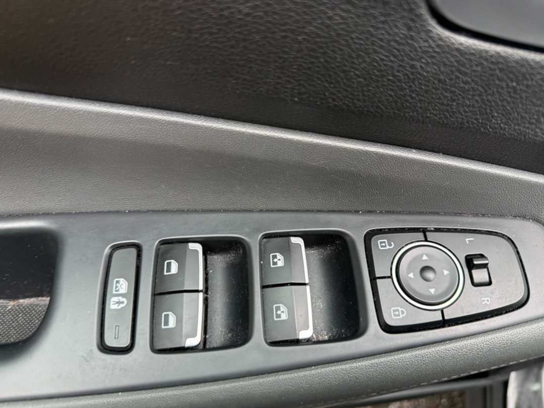 2022 Hyundai Santa Fe SEL - Image 22