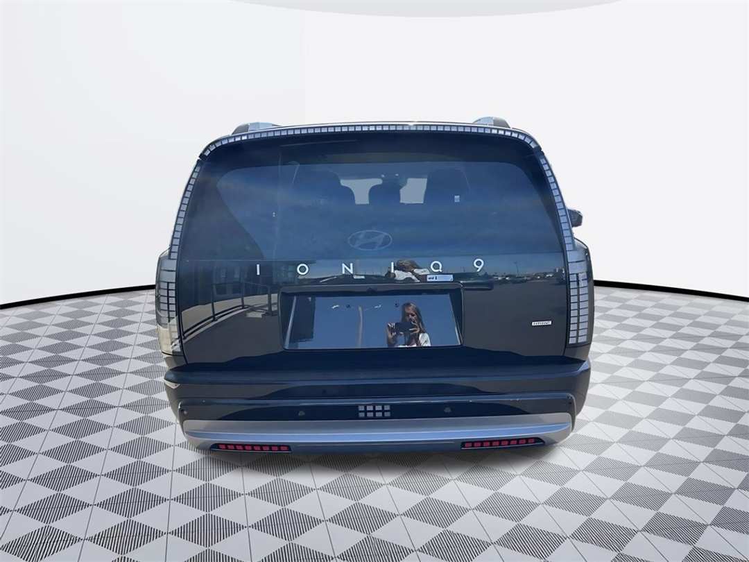2026 Hyundai Ioniq 9 SEL - Image 7