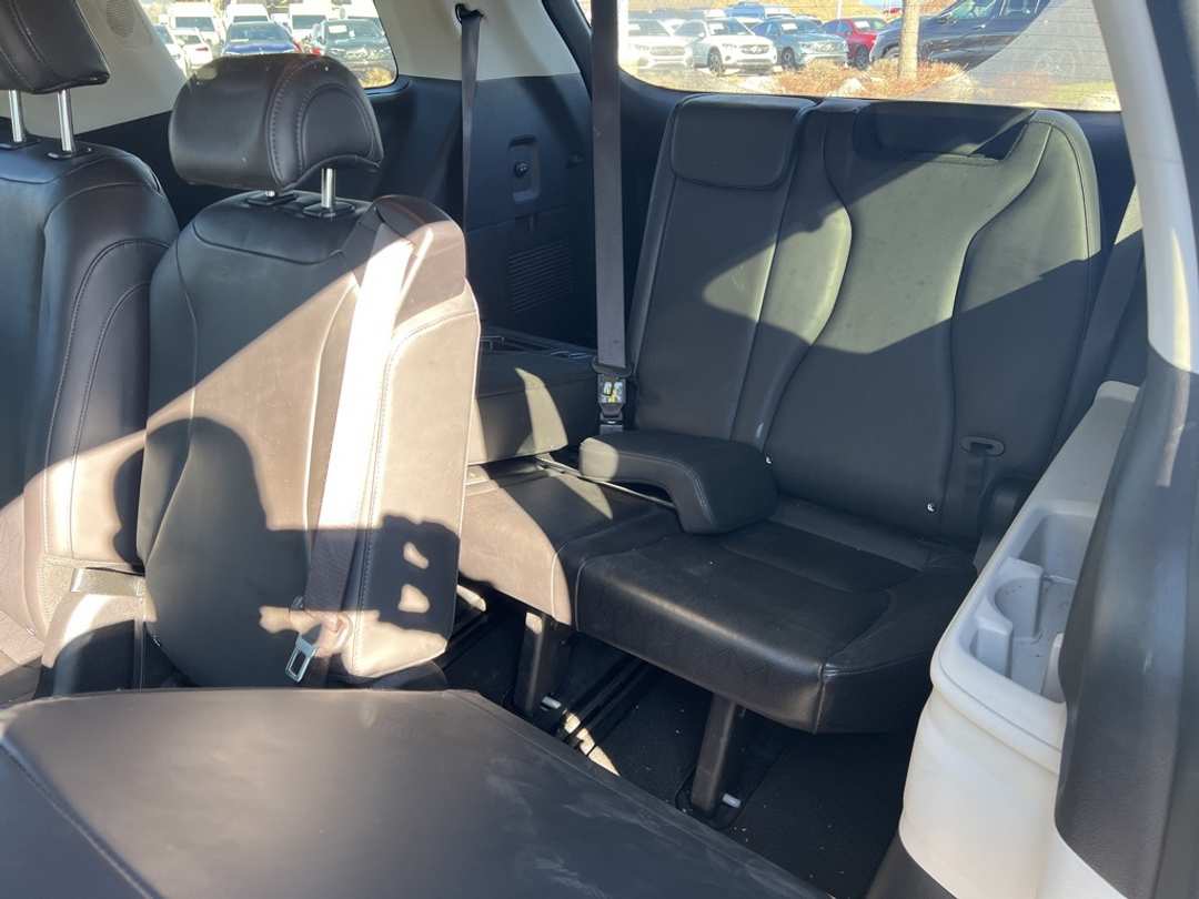 2024 Kia Carnival EX - Image 19