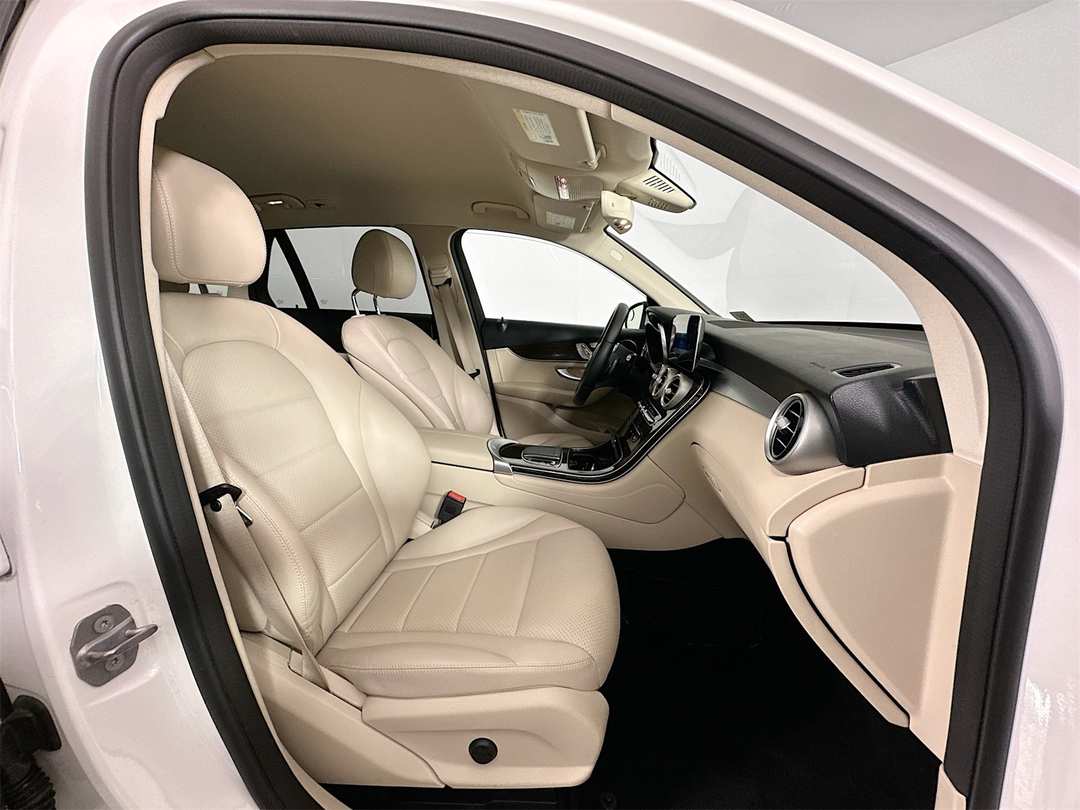 2020 Mercedes-Benz GLC GLC 300 - Image 25