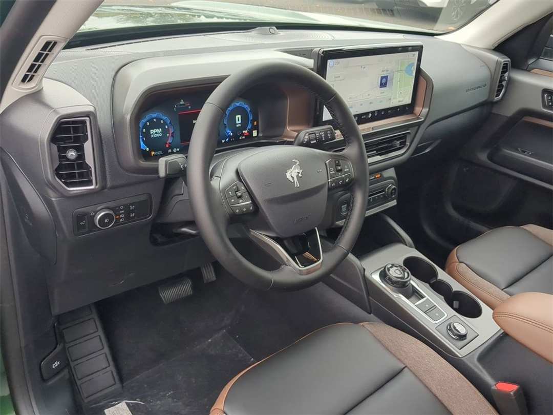 2025 Ford Bronco Sport Outer Banks - Image 12