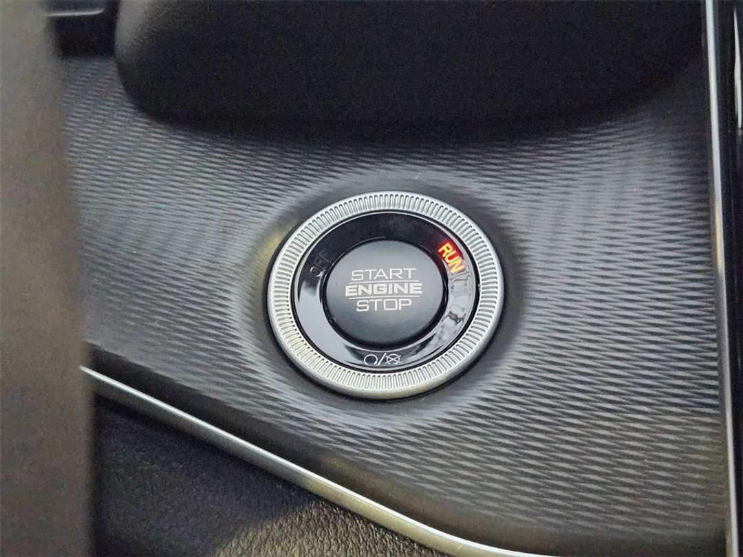 2025 Jeep Grand Cherokee Altitude X - Image 17