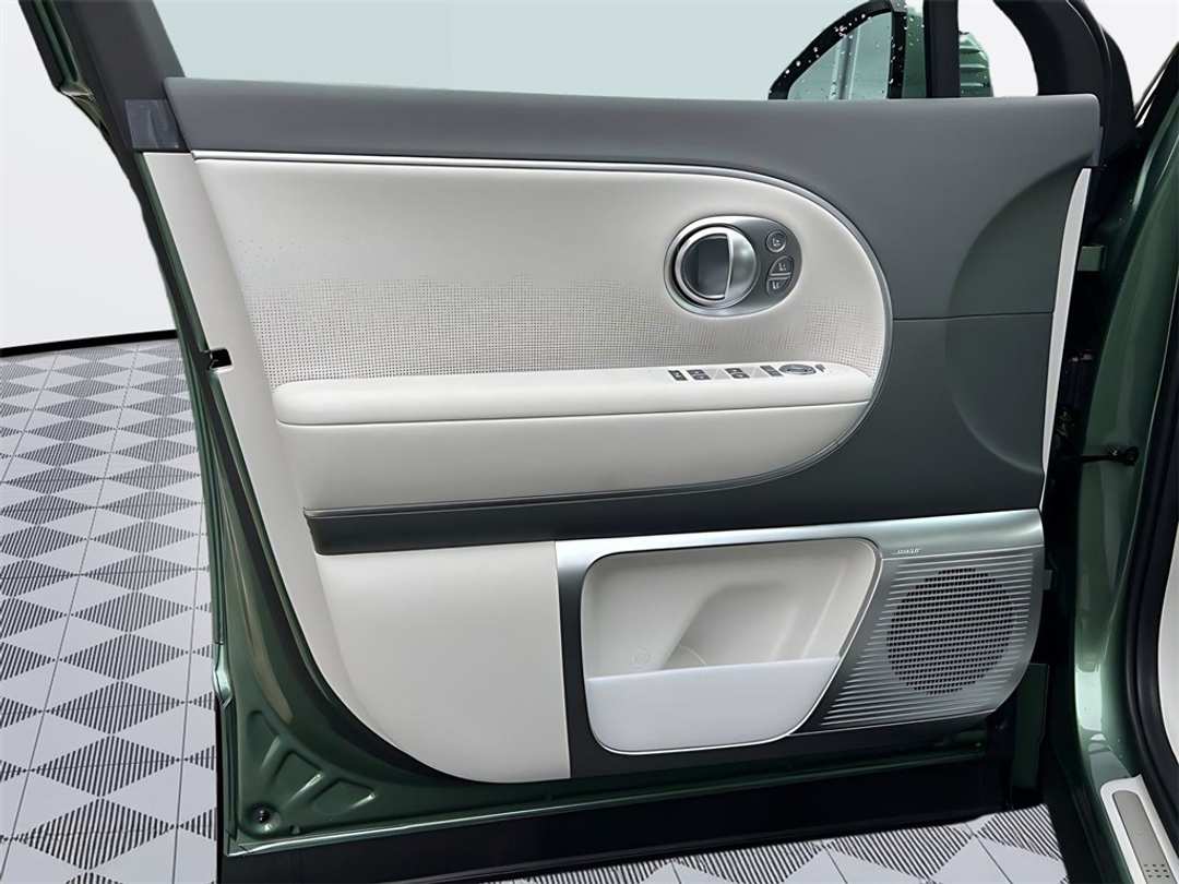 2026 Hyundai Ioniq 9 Performance Calligraphy - Image 10