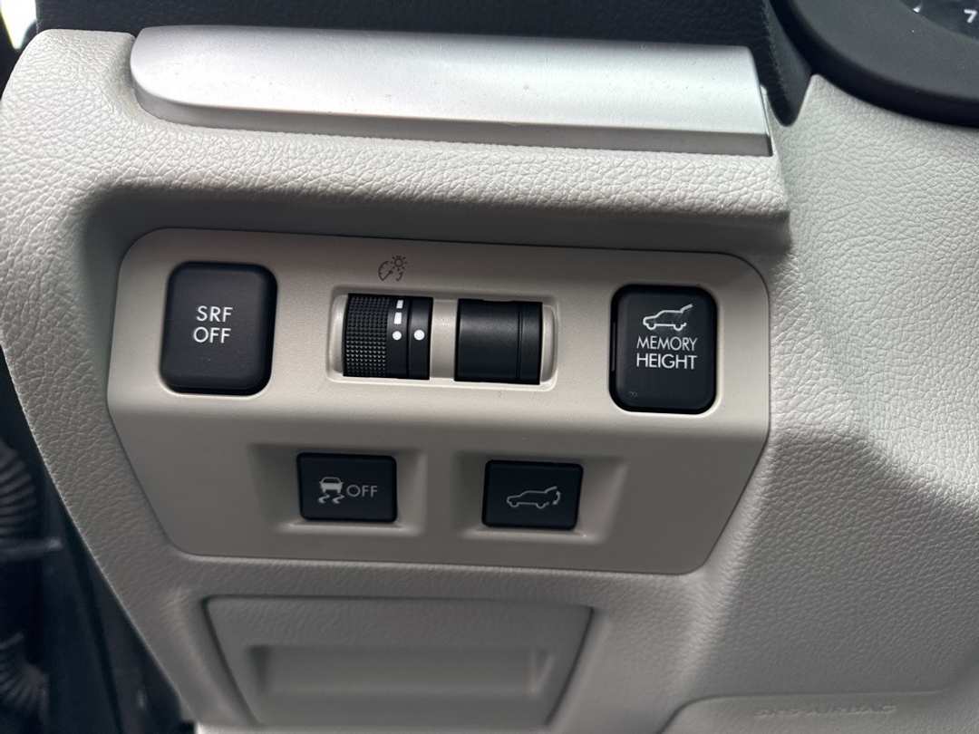 2016 Subaru Forester 2.5i Touring - Image 18