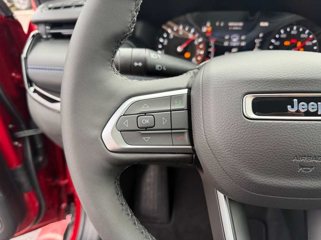 2026 Jeep Compass Latitude - Image 17