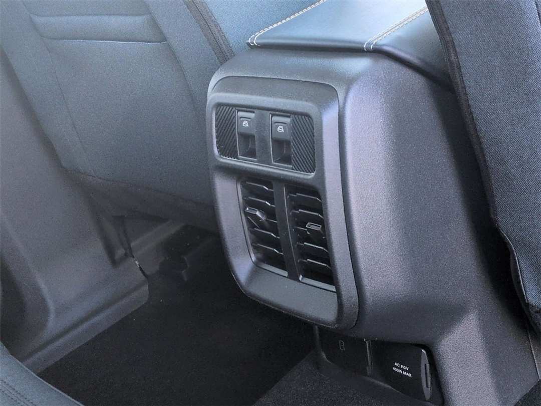 2025 Ford Bronco Heritage Edition - Image 28