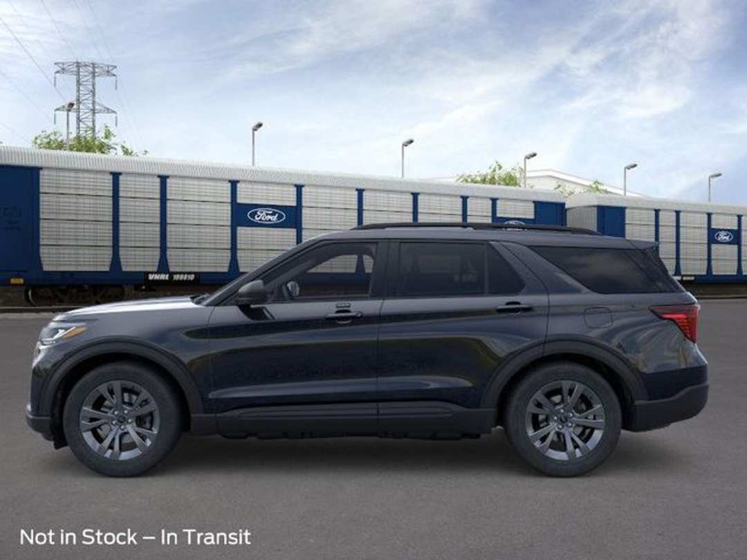 2026 Ford Explorer Active - Image 3