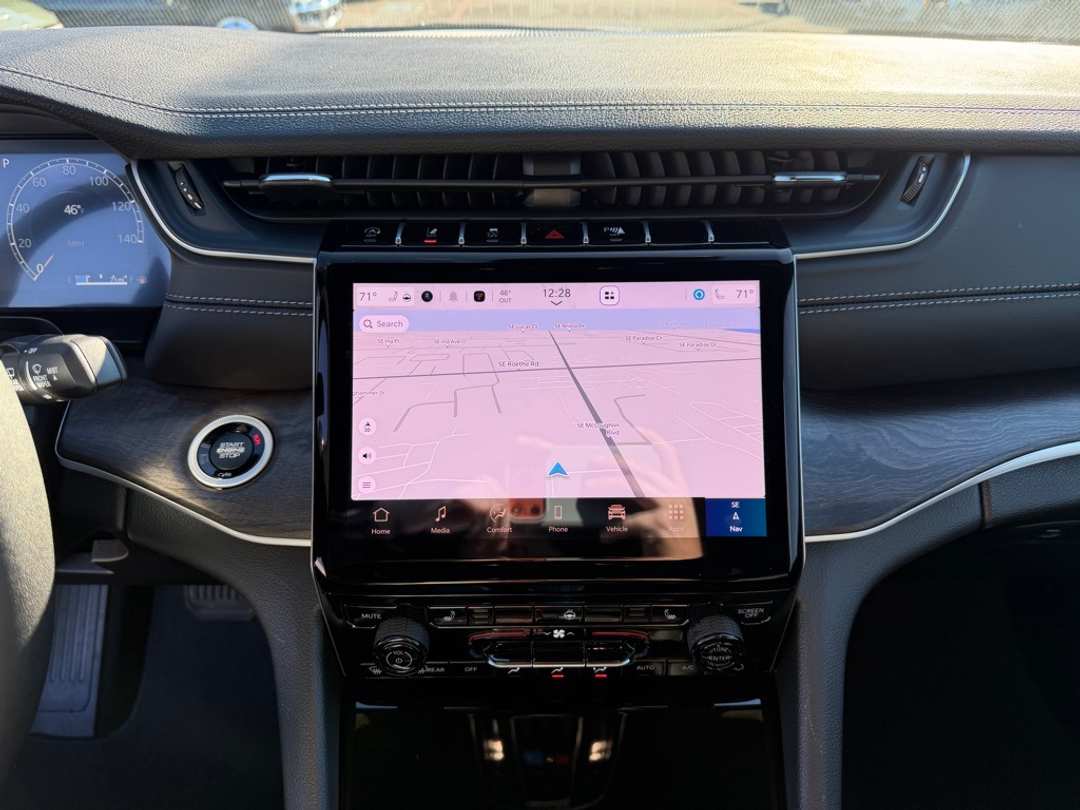 2025 Jeep Grand Cherokee Limited - Image 22