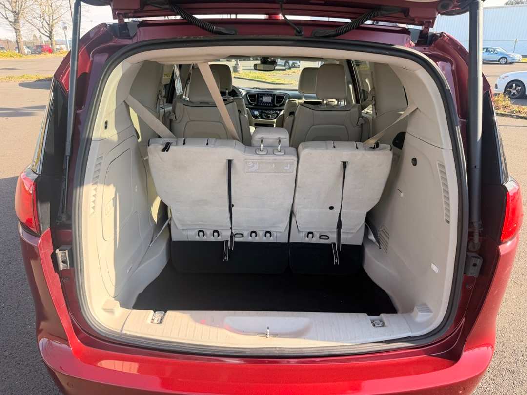 2018 Chrysler Pacifica Limited - Image 21