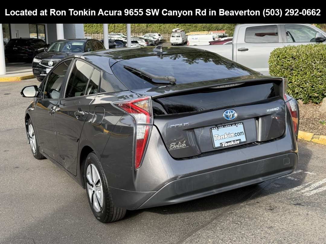 2017 Toyota Prius Three - Image 6
