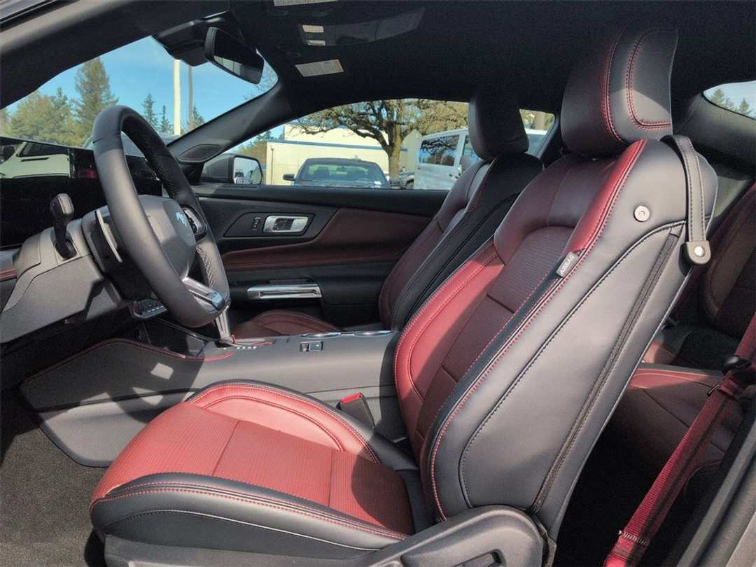 2025 Ford Mustang GT Premium - Image 13