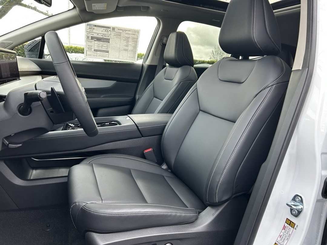 2025 Nissan Murano SL - Image 22