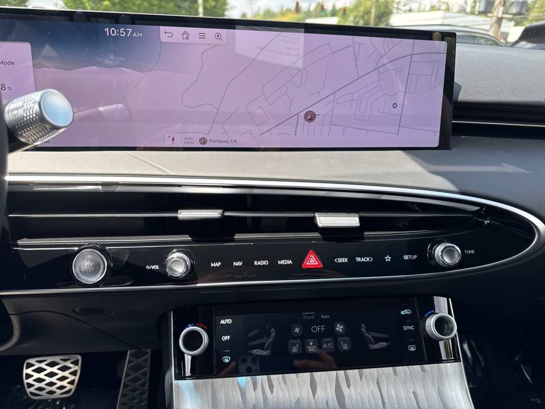 2026 Genesis Electrified Gv70 - Image 25