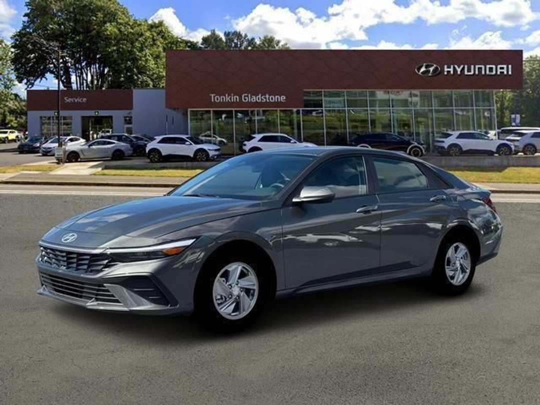 2026 Hyundai Elantra SE - Image 2