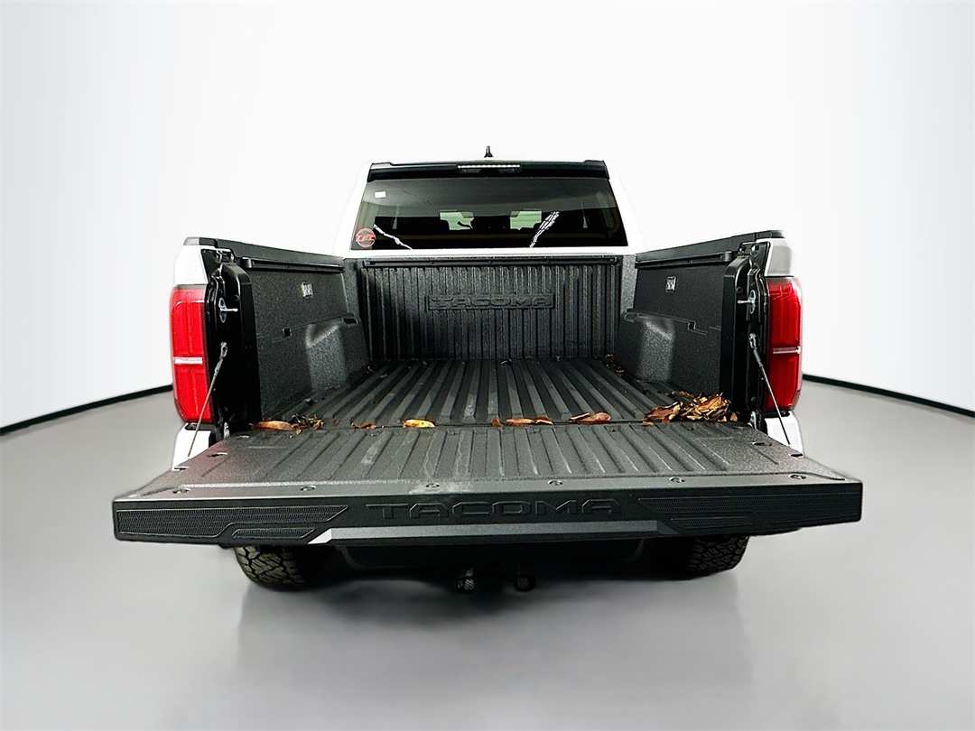 2025 Toyota Tacoma SR5 - Image 25