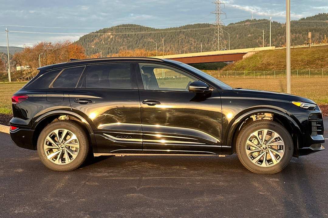 2025 Audi Q6 E-Tron Premium - Image 2