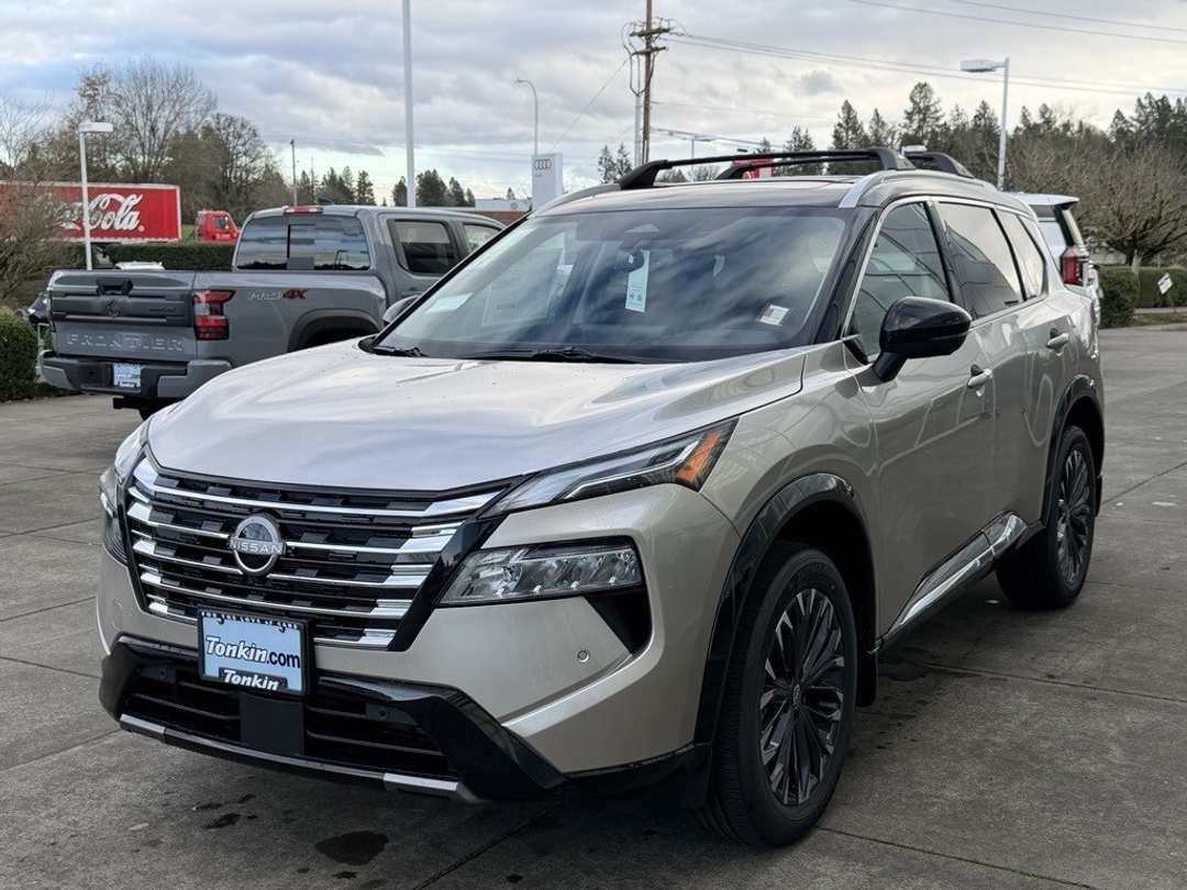 2026 Nissan Rogue Platinum - Image 4