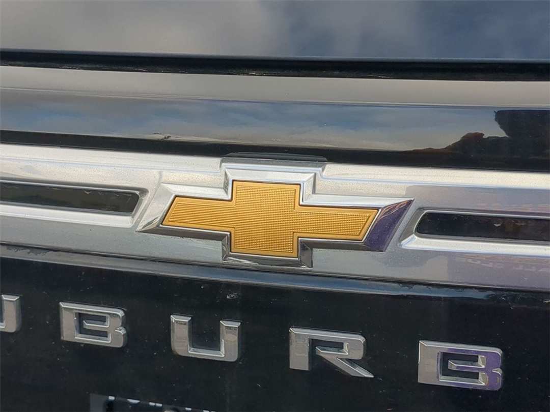2023 Chevrolet Suburban High Country - Image 25