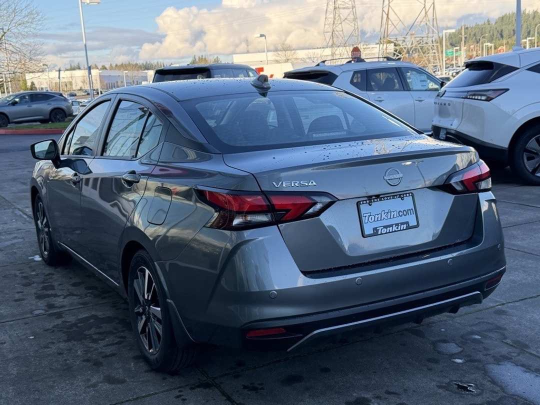 2025 Nissan Versa 1.6 SV - Image 5
