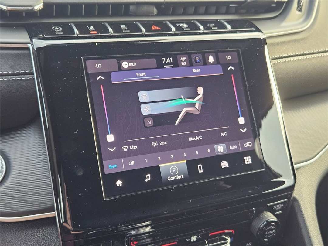 2025 Jeep Grand Cherokee L Laredo - Image 22