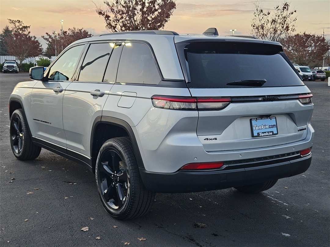 2025 Jeep Grand Cherokee Limited - Image 4