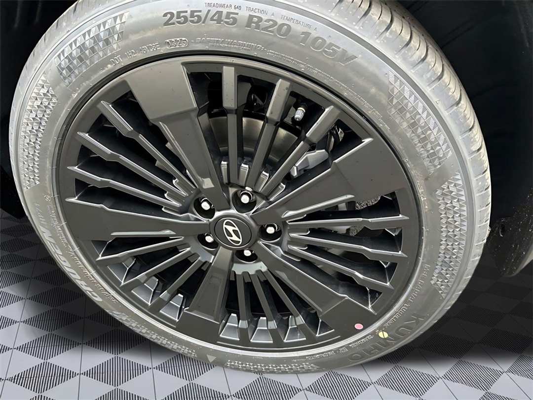 2026 Hyundai Santa Fe Calligraphy - Image 9