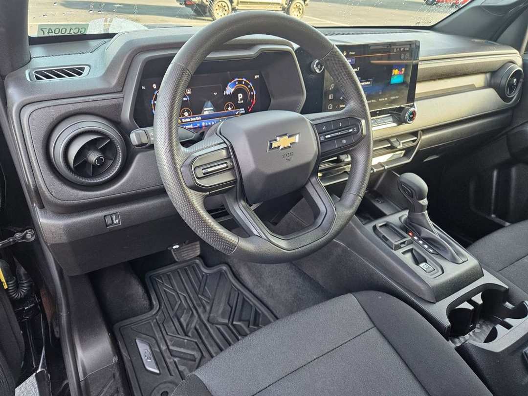 2024 Chevrolet Colorado Work - Image 13