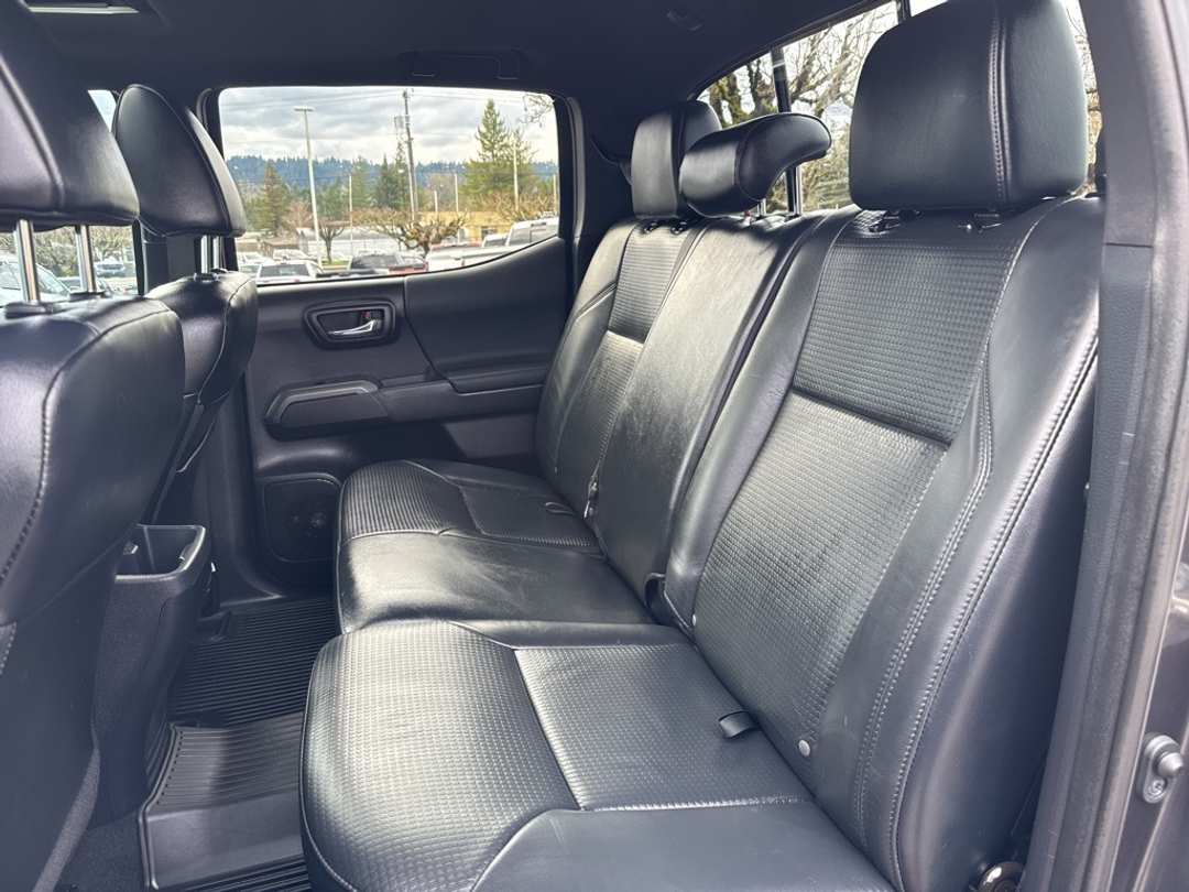 2019 Toyota Tacoma TRD OffRoad - Image 24