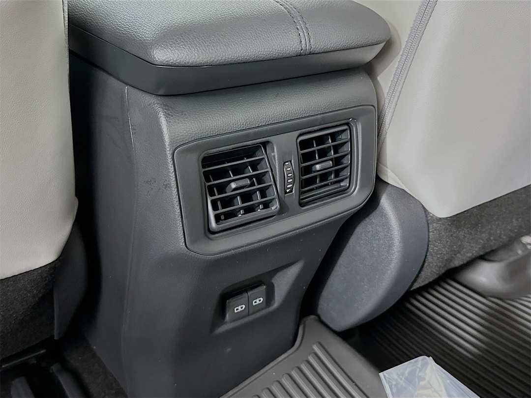 2025 Toyota Rav4 XLE Premium - Image 27