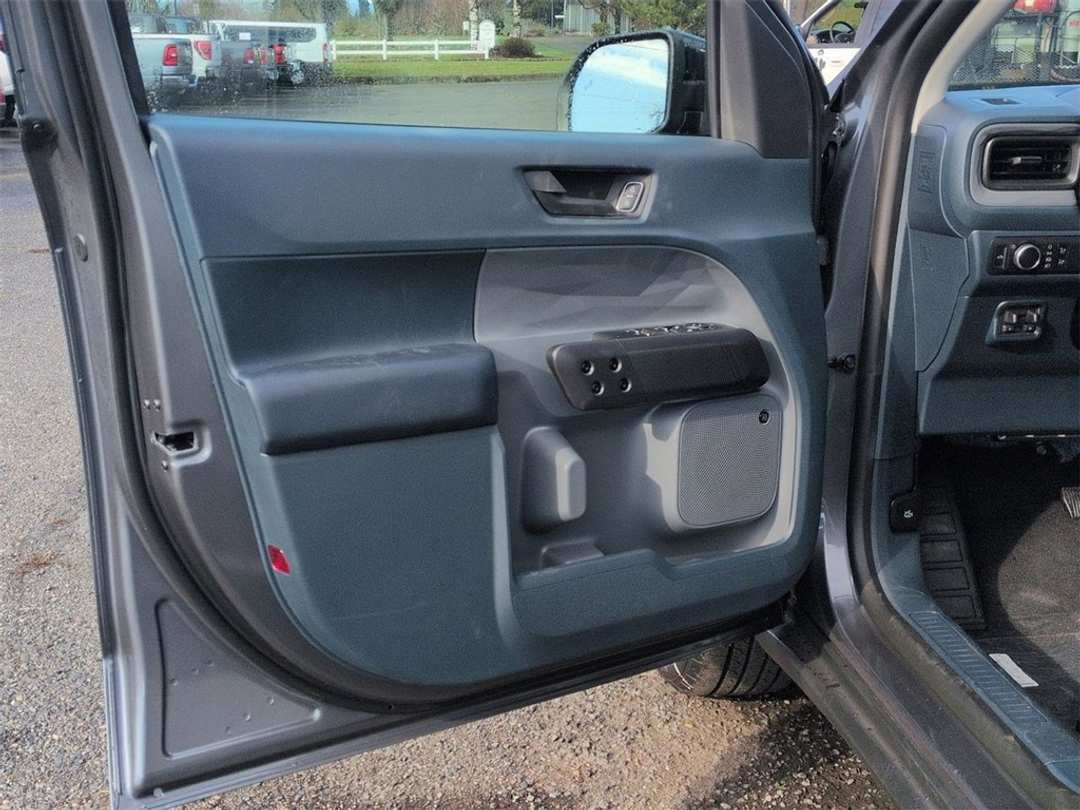 2026 Ford Maverick Lariat - Image 9