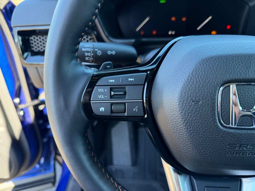 2025 Honda CR-V Sport Touring - Image 18