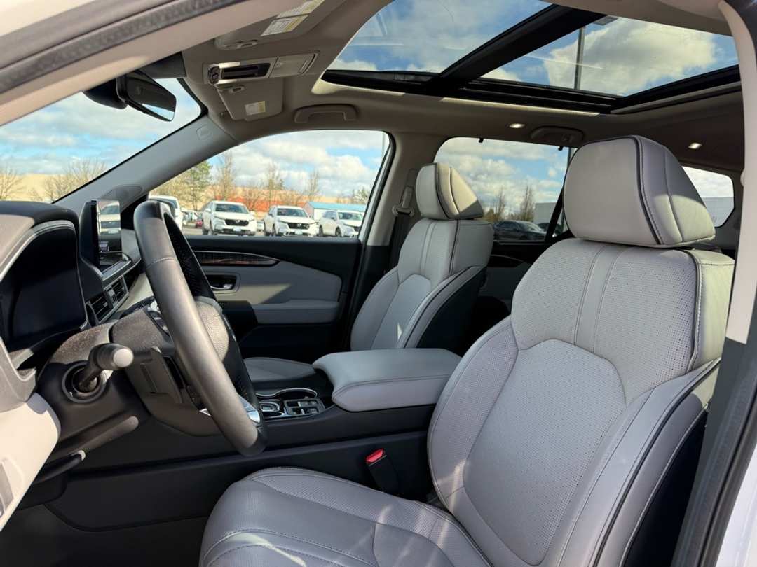 2025 Honda Pilot Elite - Image 9