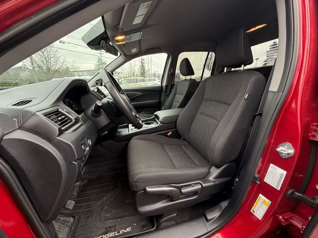 2025 Honda Ridgeline Sport - Image 14