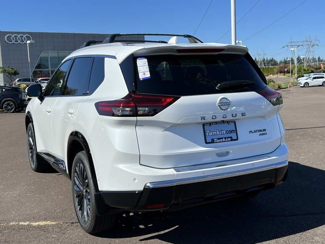 2026 Nissan Rogue Platinum - Image 5