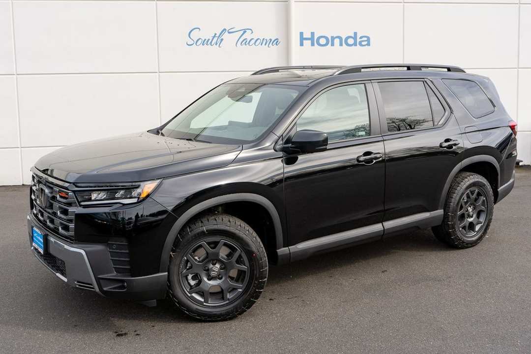 2026 Honda Pilot TrailSport - Image 2
