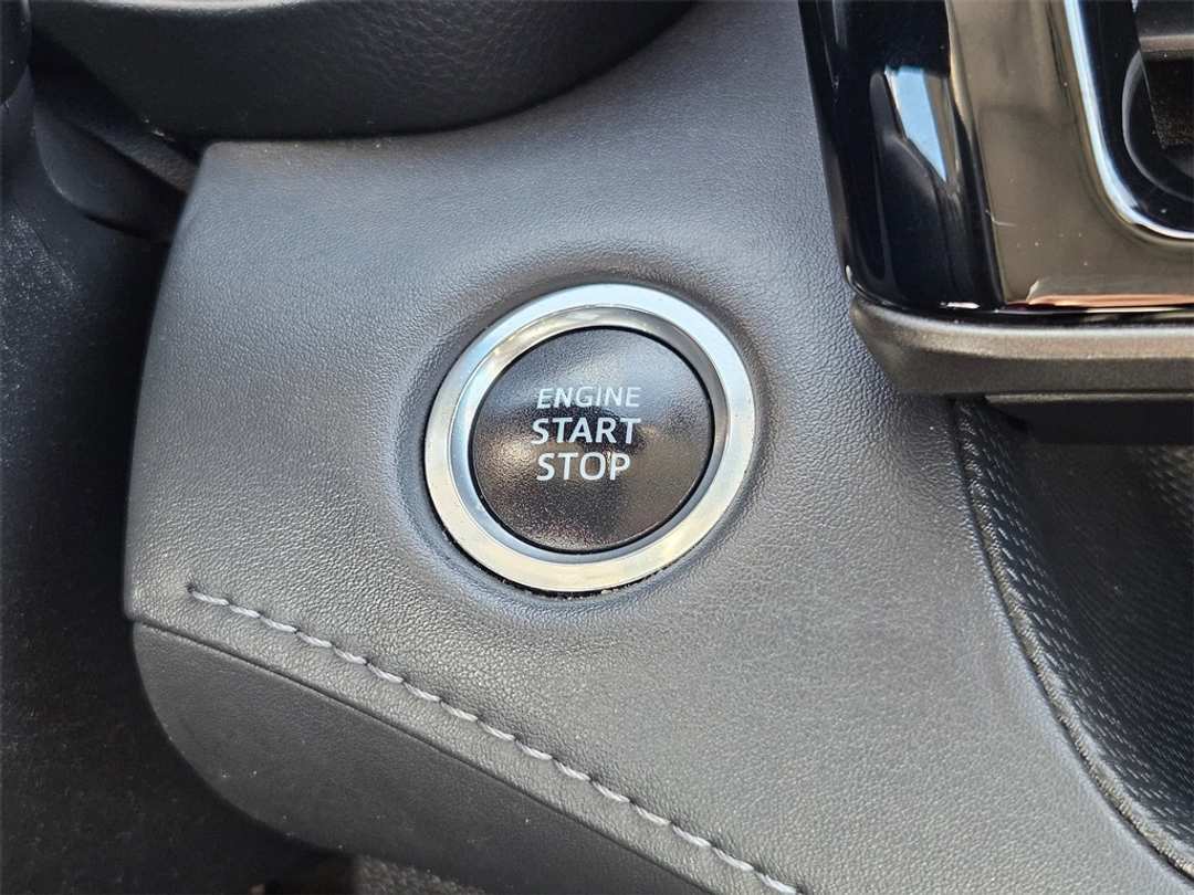 2020 Toyota Highlander XLE - Image 17